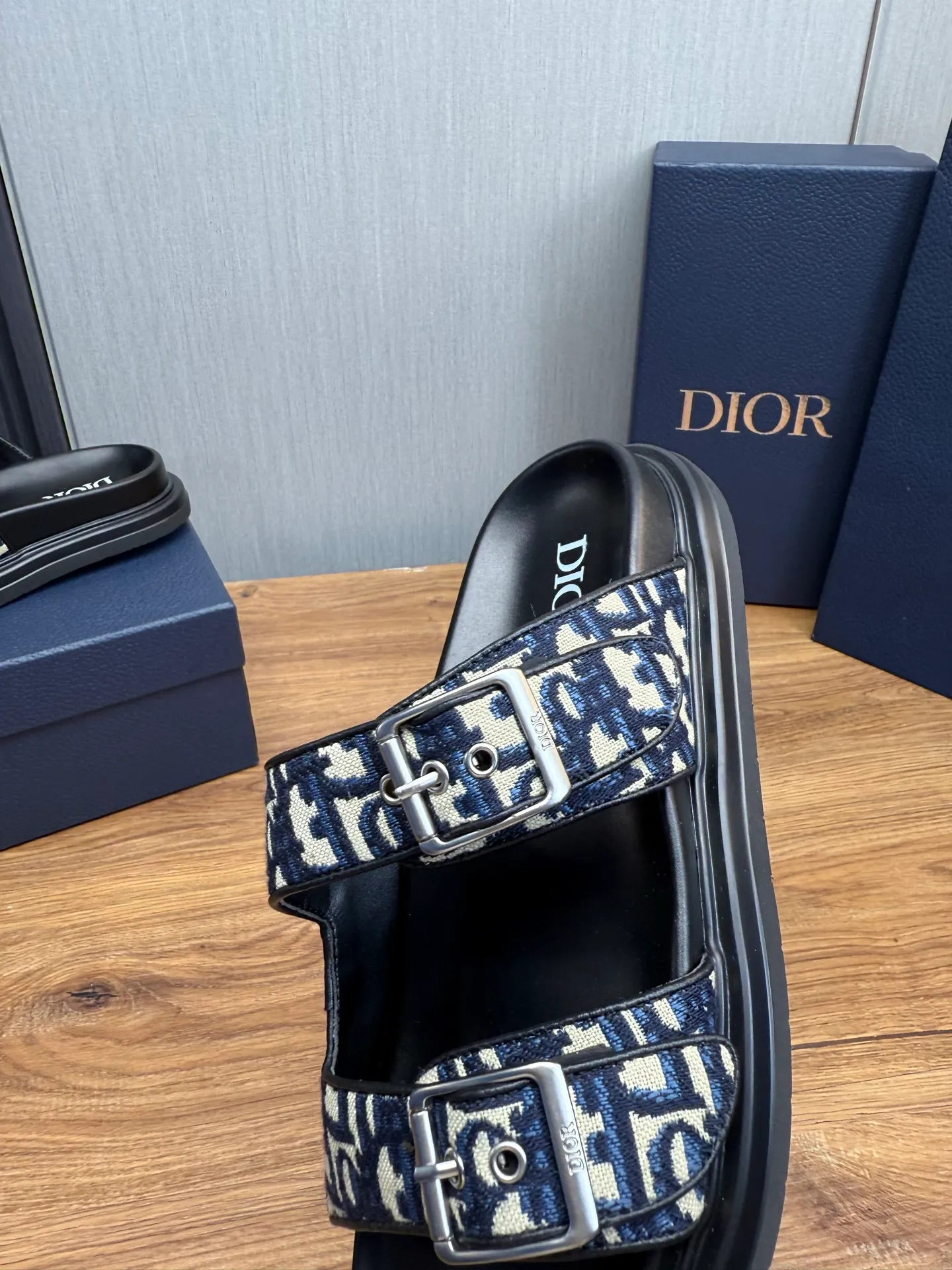 Men's shoes 💰300💰 Dior. Men's slippers 🩴Official website 1:1 production 38-45 yards 45 46 🉑️Customized original material shipped✅